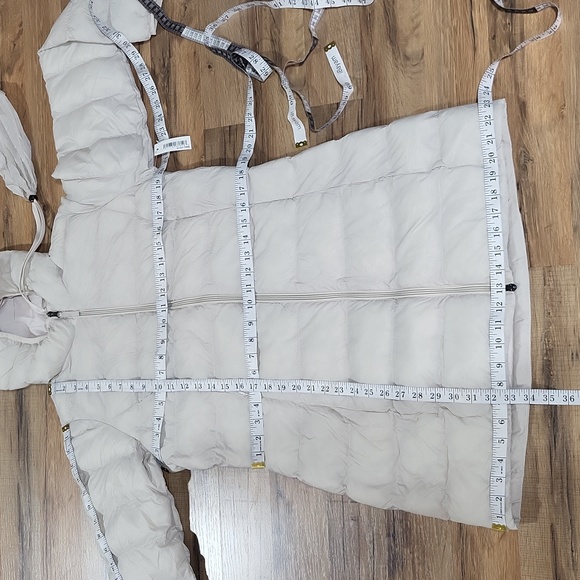 AMAZON ESSENTIALS Stone/Cream Lightweight Water-Resistant Hooded Puffer Coat - Picture 11 of 14